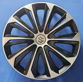 Wieldoppen voor Suzuki 16 inch universeel zwart zilver SUZ44316 GR