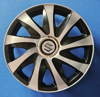 Wieldoppen voor Suzuki 13 inch universeel zwart zilver   SUZ 61313 GR